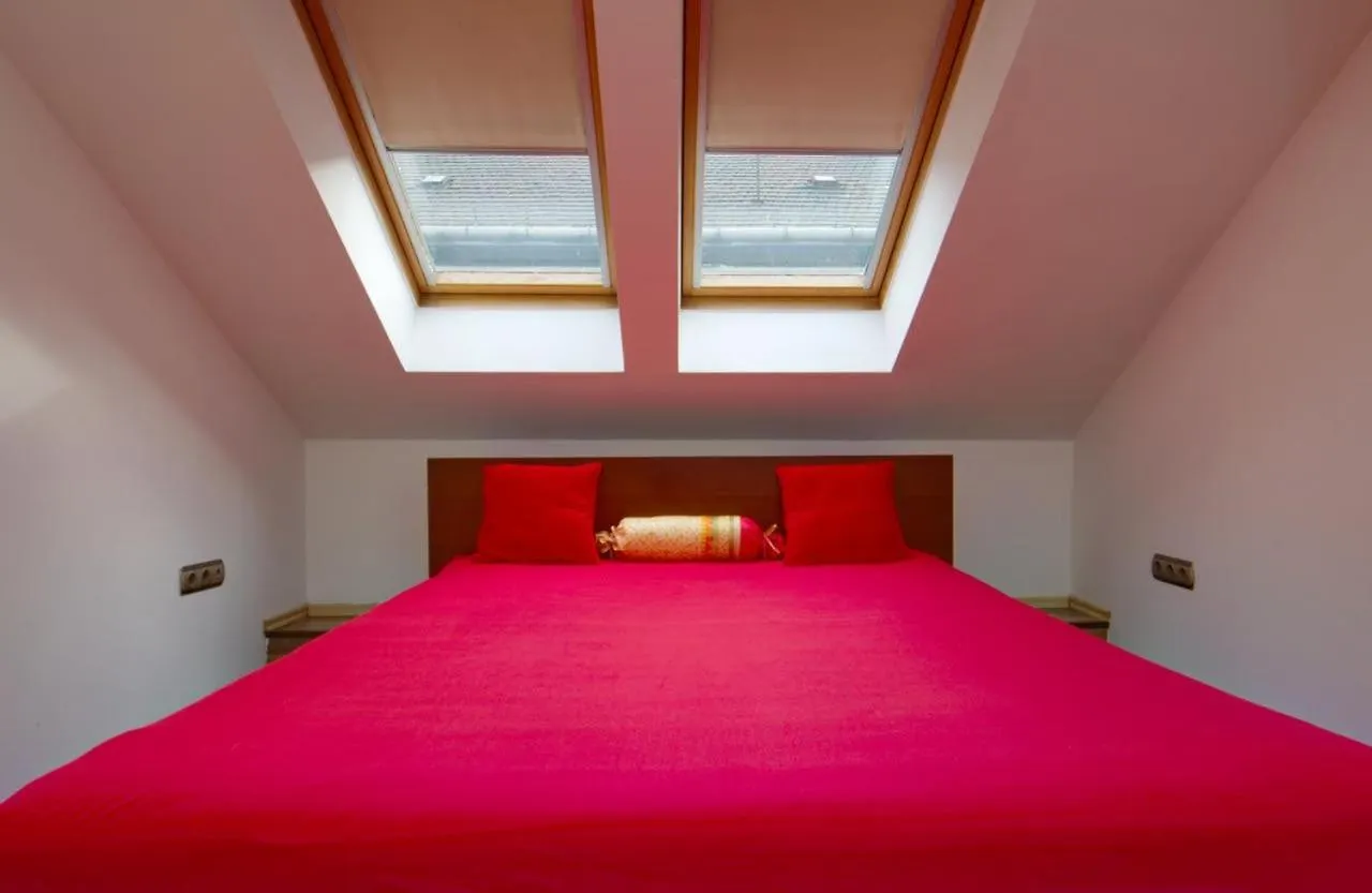 Apartment Central Charm In Budapest'S Bustling 6Th District