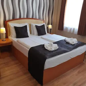 Six Hotel